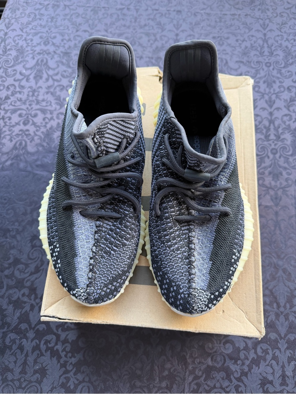 adidas Yeezy Boost 350 V2 Carbon FZ5000 Men’s Size 9.5 Authentic w/ Original Box